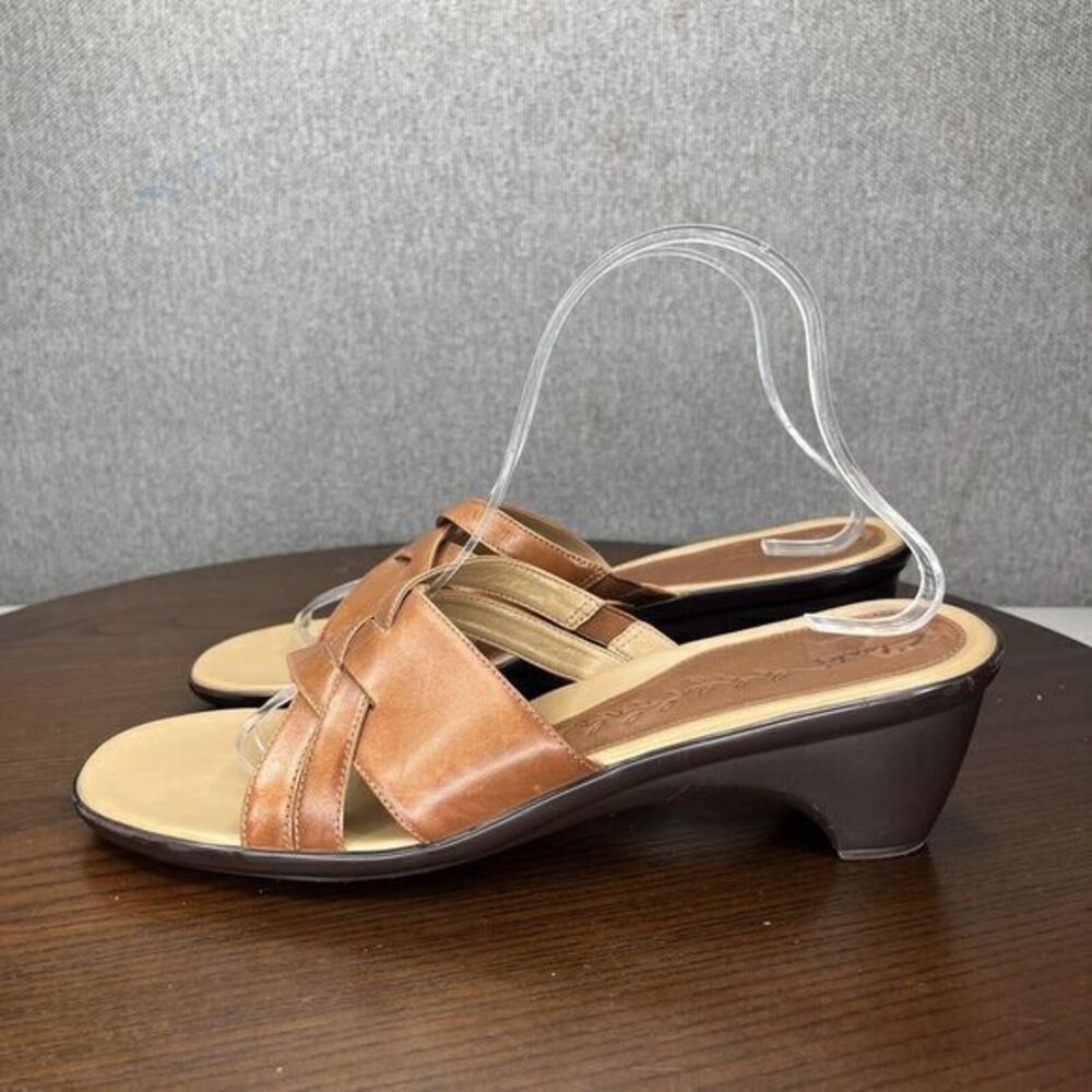 Clarks Sandals Women's 10M Brown Woven ‎ Leather Cross Strap Slide Heel Slip On
